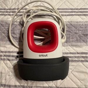 Cricut mini press with base